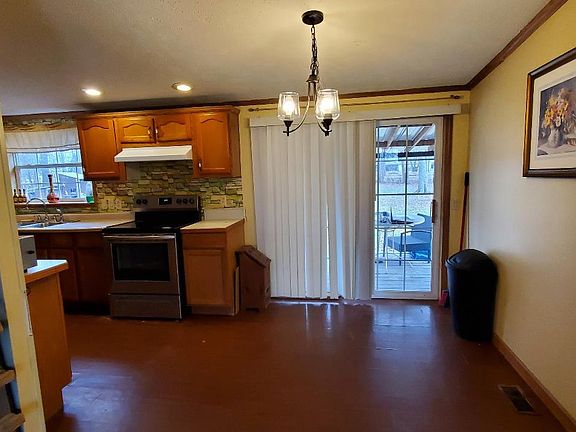 3rd image of 16751 Gum Ln