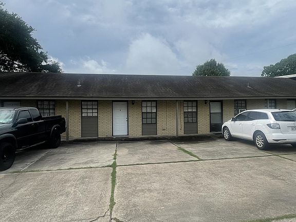2nd image of 135 Sherwood Dr APT B