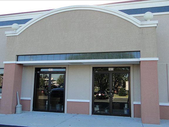 3rd image of 221 SW Stonegate Ter
