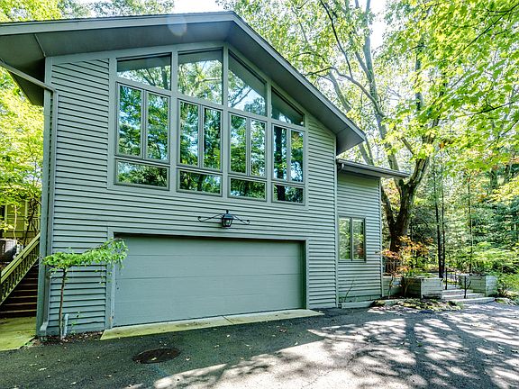 2nd image of 8597 Poplar Ln