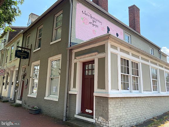2nd image of 606 Caroline St