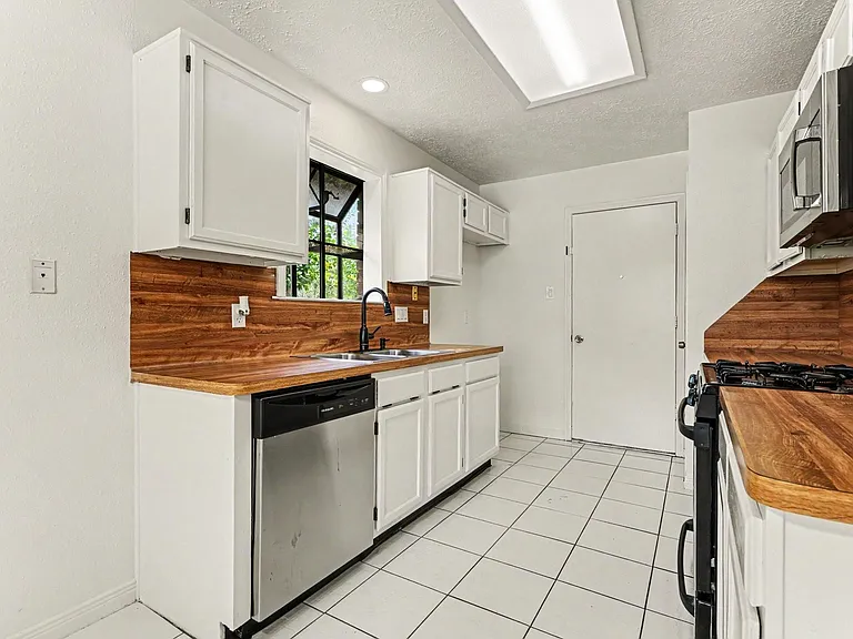 2909 Forest Hills Dr — Photo 11