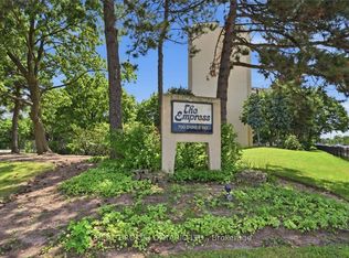 700 Dynes Rd #916, Burlington, ON L7N3M2