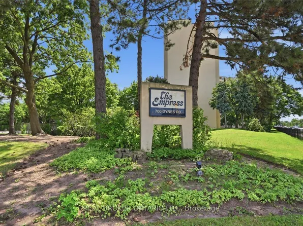 700 Dynes Rd #916, Burlington, ON L7N 3M2