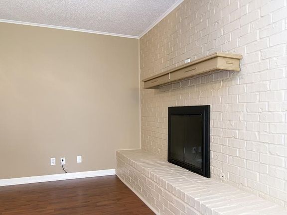 3rd image of 406 E Lynnwood Ln