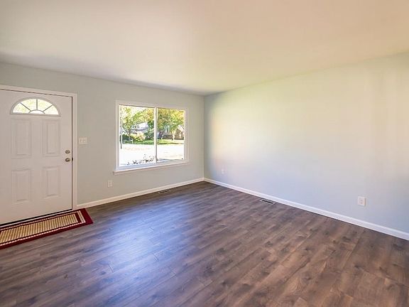 5th image of 181 Valley Dr