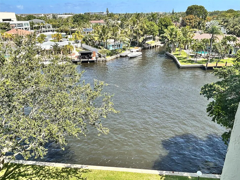 14 Royal Palm Way #605