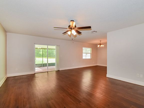 4th image of 996 Papaya Ln
