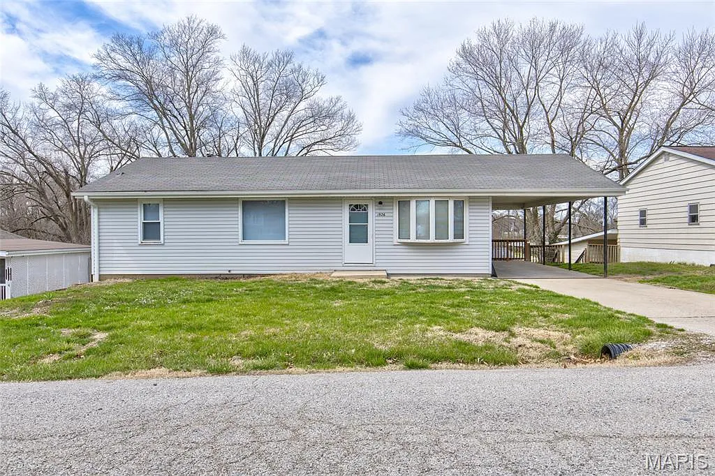 1926 Terrace Dr photo 1