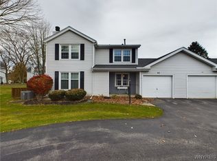 92 Stepping Stone Ln, Orchard Park, NY 14127