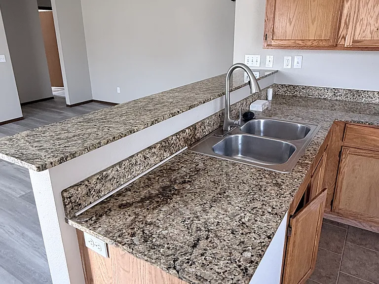 202 Foxglove St — Photo 9