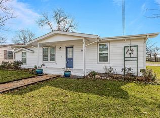 943 Gibbard Ave, Wills Point, TX 75169