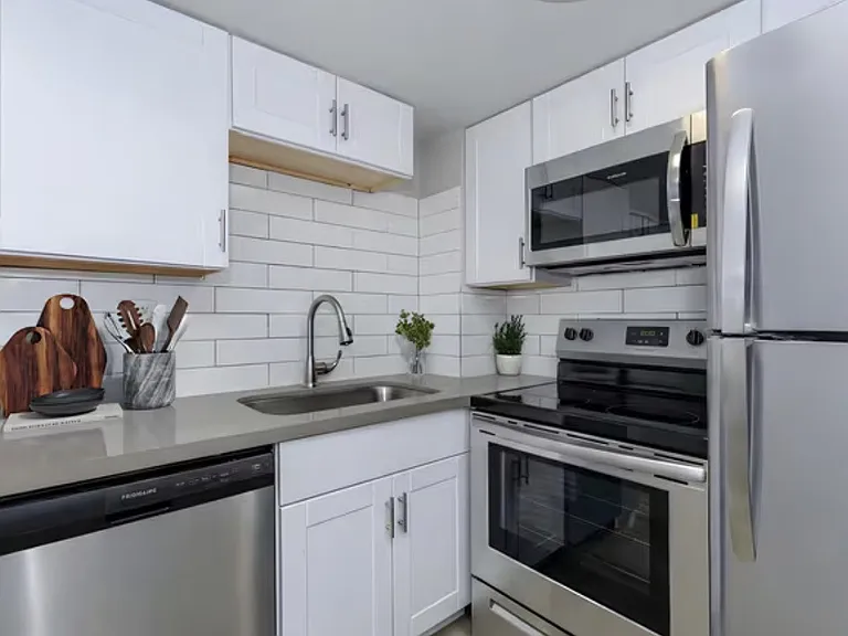993 E Baseline Rd #18 — Photo 11