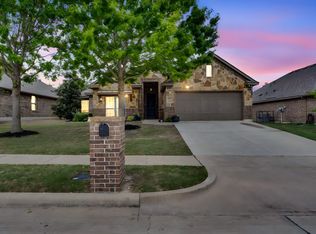 909 Abbey Ln, Midlothian, TX 76065