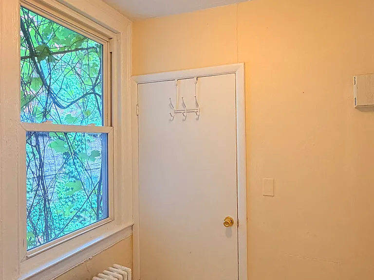 111 College St #3C — Photo 29