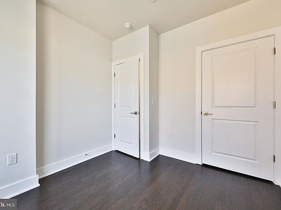 3rd image of 1437 Germantown Ave #1