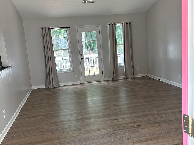 328 Mary Alice Dr — Photo 3