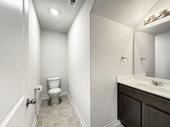 5th image of 14222 Geyserite Ave