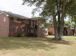 3907 Bethania Station Rd, Winston Salem, NC 27106