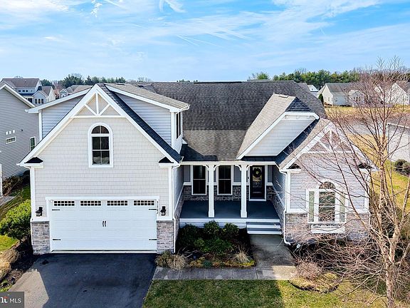 3rd image of 31742 Carmine Dr