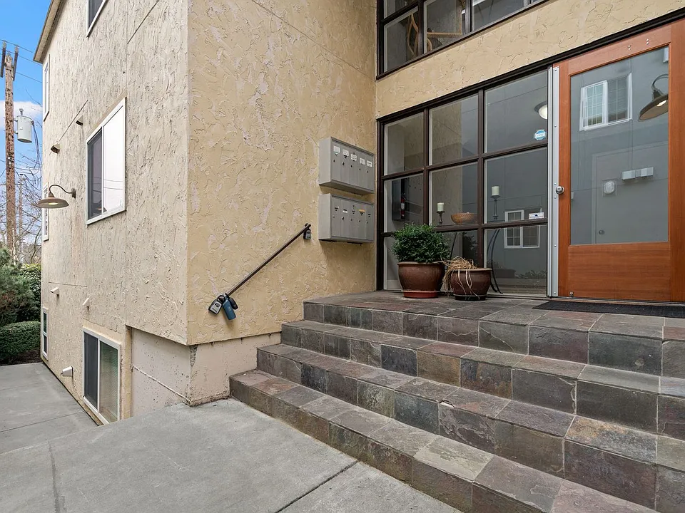 3626 14th Ave W #102