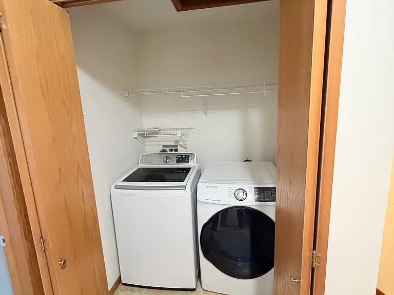 221 N Cherokee Dr — Photo 10