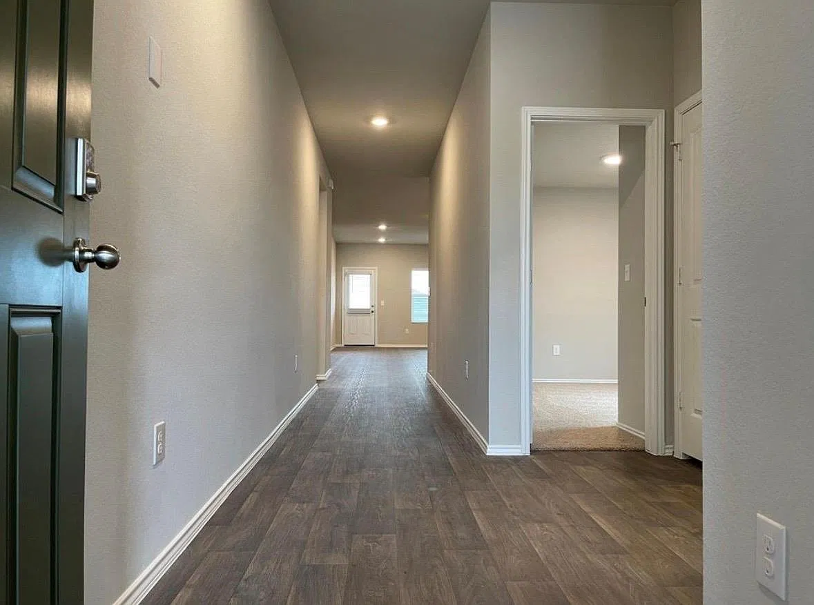 4 bed, 2.5 bath, 1883 sqft, $1,950 — Photo 2