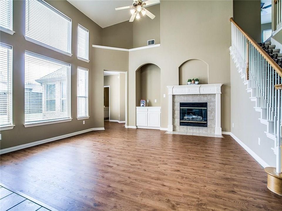 2nd image of 1704 Harvest Glen Dr