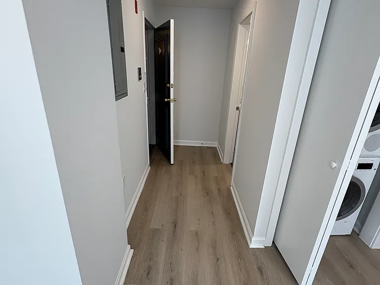 28 Queensberry St #4 — Photo 8