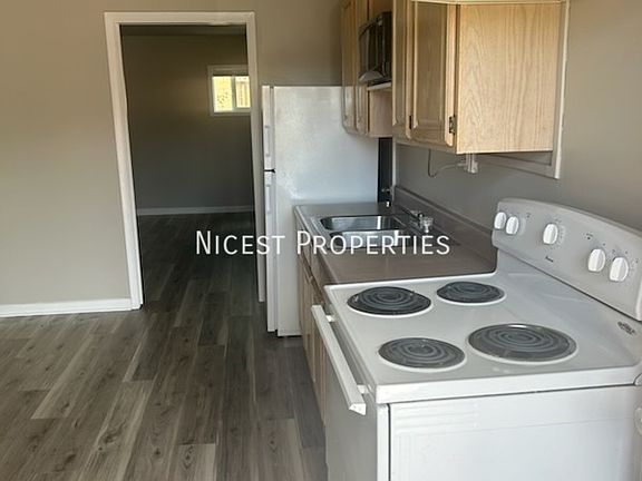 2nd image of 431 Lake Ave #D