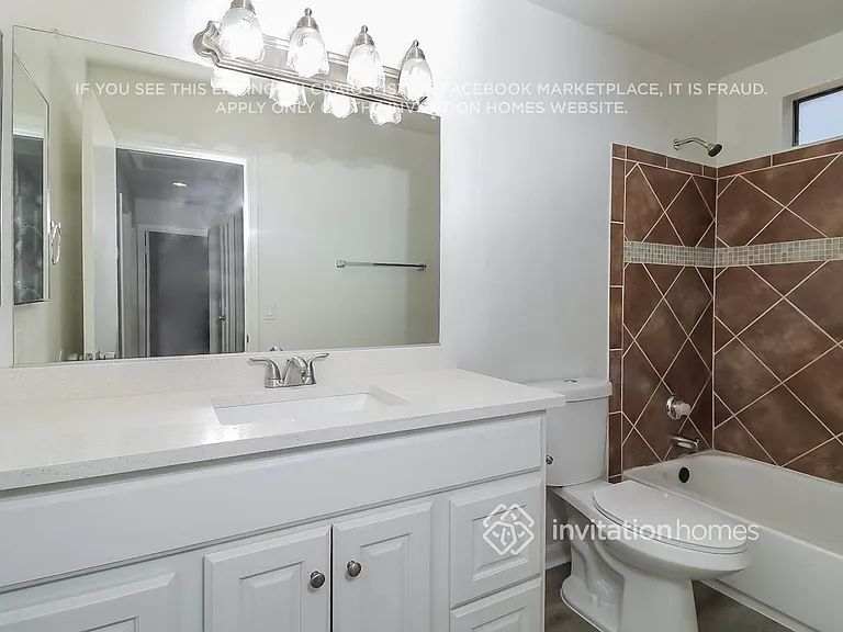 10026 N 66th Ln — Photo 11