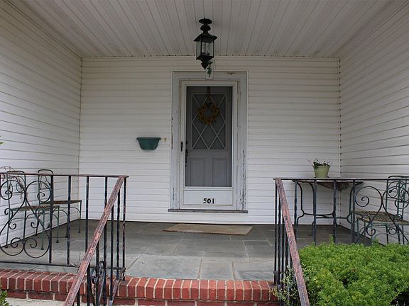 3rd image of 501 Roosevelt Ave