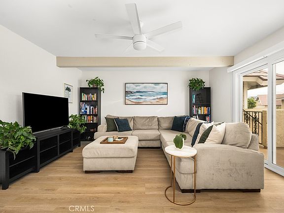 2nd image of 16 Oval Rd