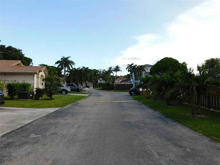 14271 SW 150th Ave — Photo 6