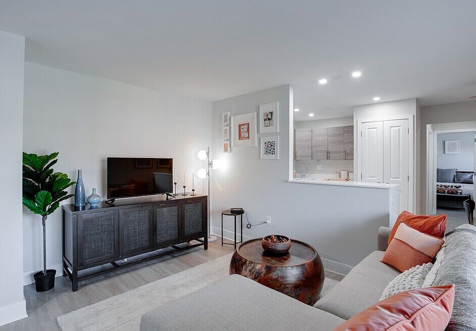 Castlebrook Apartments 550 S Dupont Pkwy New Castle DE Zillow