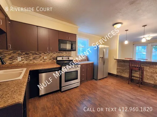 8 Riverside Ct, Pittsburgh, PA 15238