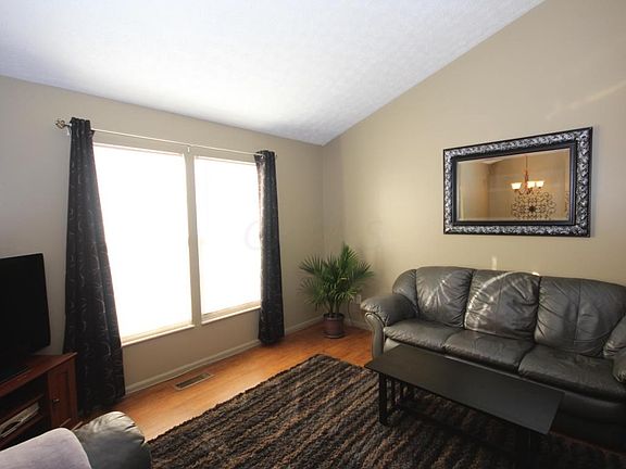 4th image of 4340 Hickory Wood Dr