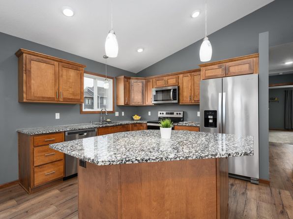 1102 7th Ave NW, Kasson, MN 55944