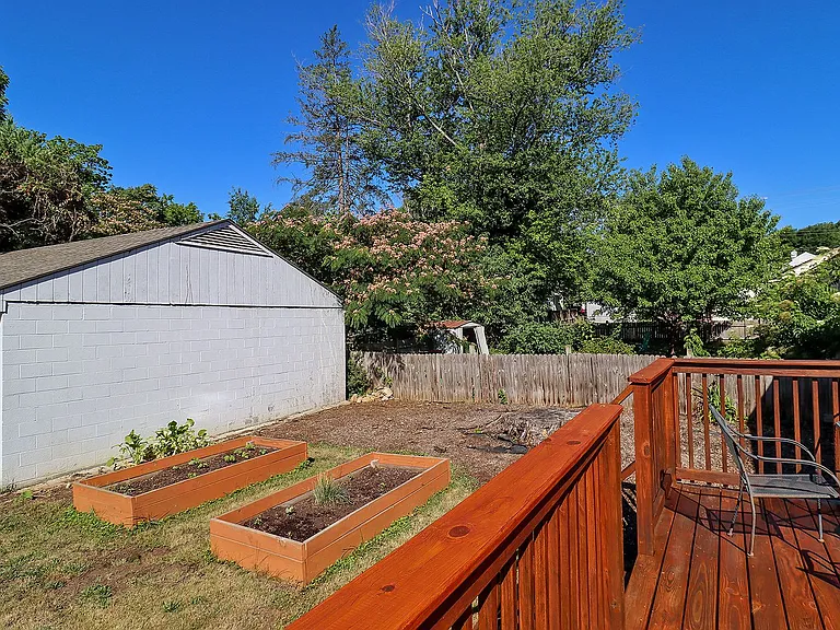 1306 Chesapeake St — Photo 12