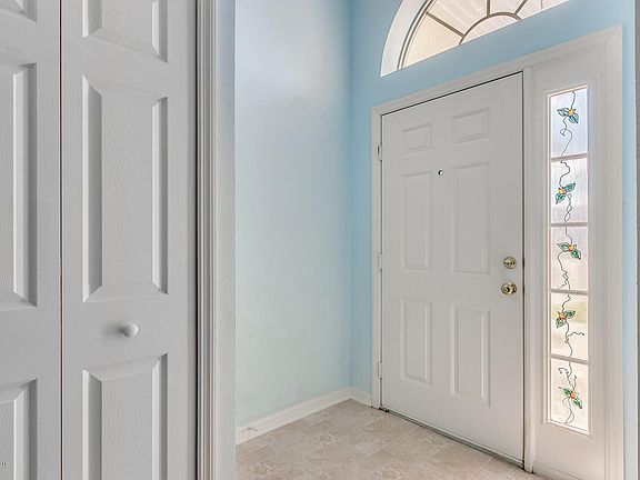 3rd image of 1630 Brookshire Cir
