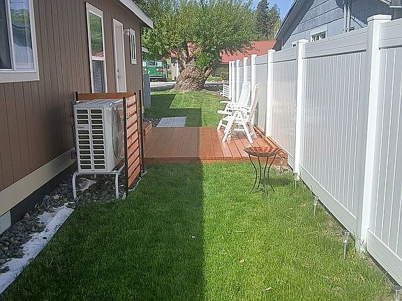 2nd image of 806 N Victoria St