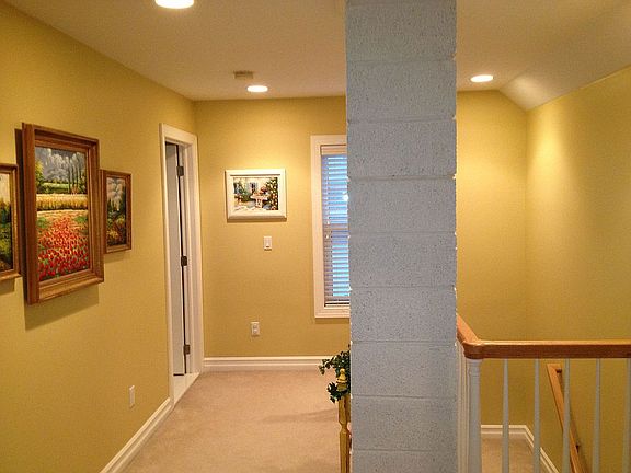 5th image of 724 Irvin St
