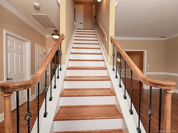 3rd image of 2616 Kirkholm Dr