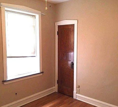4th image of 1913 Scoville Ave #1