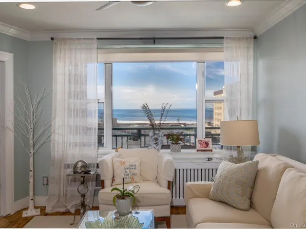 333 E Broadway #4H, Long Beach, NY 11561