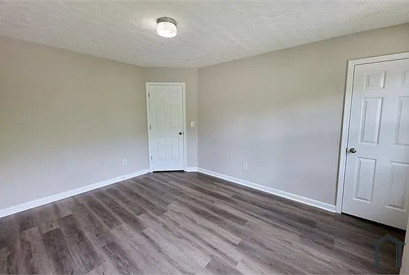 4515 Windale Dr — Photo 17