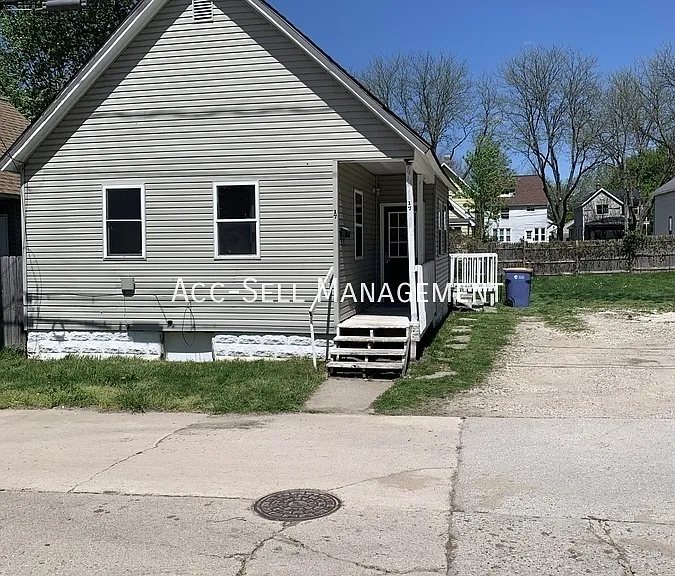 17 Mathews Ct NE — Photo 1