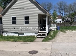 17 Mathews Ct NE, Grand Rapids, MI 49505