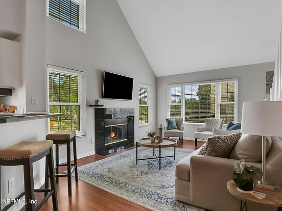 3rd image of 13703 RICHMOND PARK Drive N #1807