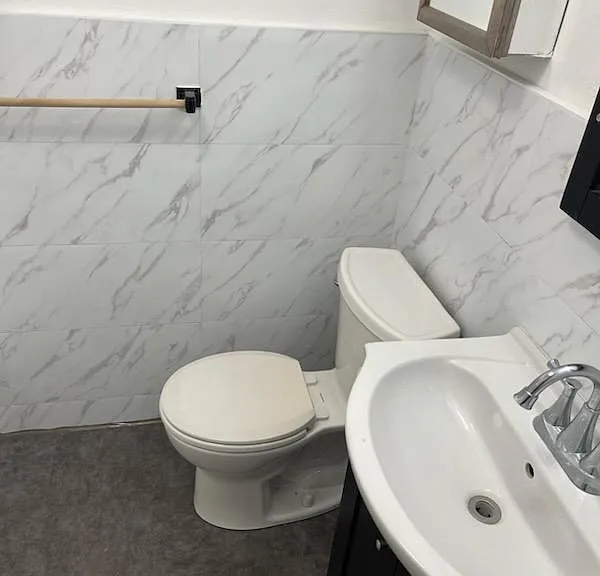 Newly Updated Bath!